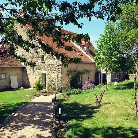 Le The Au Jardin Bed and Breakfast Saint-Julien-de-Civry Eksteriør billede